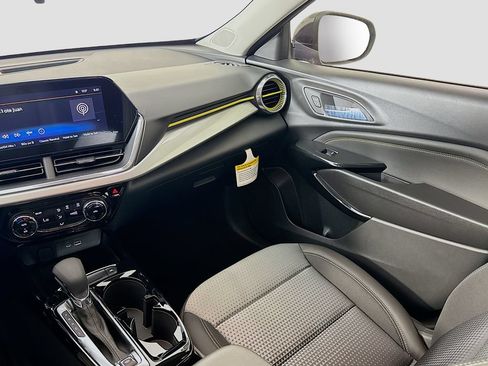 New 2026 Chevrolet Trax LT FWD image 24