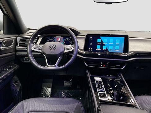 Used 2024 Volkswagen Atlas Cross Sport SE image 23