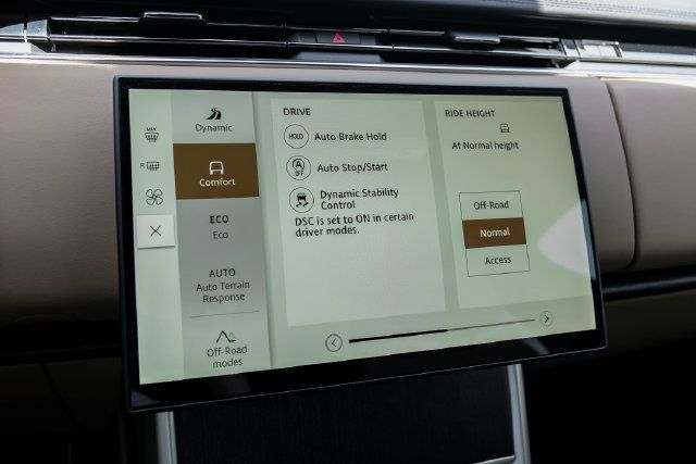 New 2026 Land Rover Range Rover SE AWD/4WD image 39