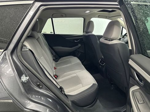 Used 2025 Subaru Outback Premium AWD/4WD image 16