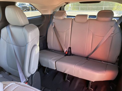 Certified 2025 Toyota Sienna XLE w/ XLE Plus Package image 27