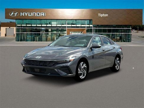 New 2025 Hyundai Elantra SEL image 1