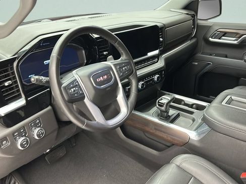 Used 2022 GMC Sierra 1500 SLT w/ SLT Premium Plus Package AWD/4WD image 15