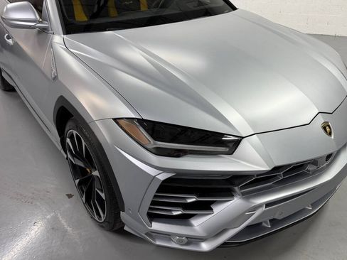 Used 2022 Lamborghini Urus AWD/4WD image 4