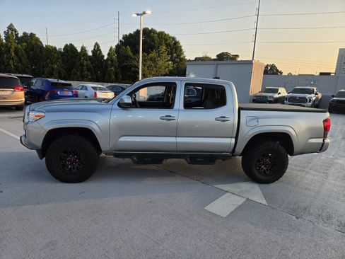 Used 2023 Toyota Tacoma SR AWD/4WD image 2