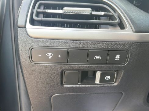 Used 2021 Hyundai Palisade SE AWD/4WD image 25
