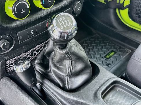 Used 2013 Jeep Wrangler Sport AWD/4WD image 18
