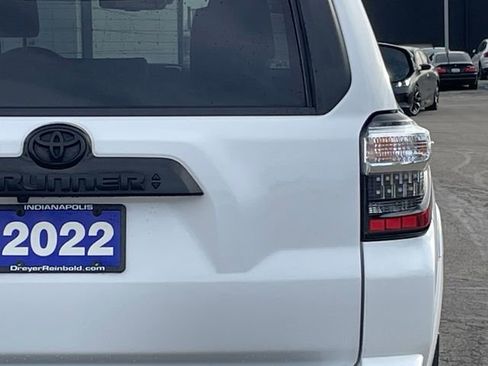 Used 2022 Toyota 4Runner TRD Off-Road Premium image 5