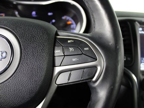Used 2018 Jeep Grand Cherokee Altitude RWD image 25