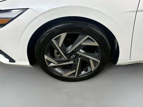 Used 2025 Hyundai Elantra Sport FWD image 8
