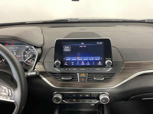 Used 2024 Nissan Altima 2.5 SV AWD/4WD image 13
