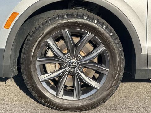 Used 2023 Volkswagen Tiguan SE AWD/4WD image 8