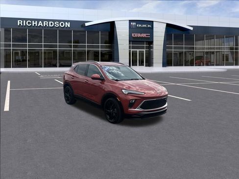 Used 2024 Buick Encore GX Sport Touring FWD image 7
