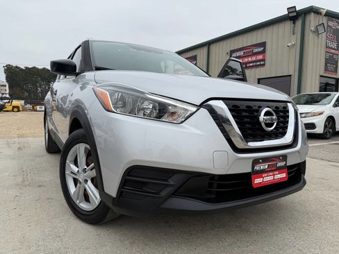Used 2018 Nissan Kicks S image 26