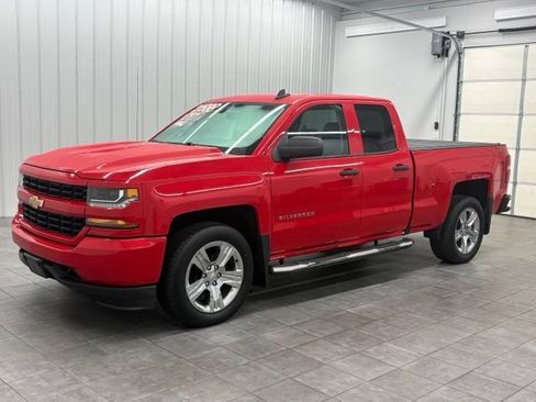 Used 2018 Chevrolet Silverado 1500 Custom w/ Custom Value Package AWD/4WD image 5