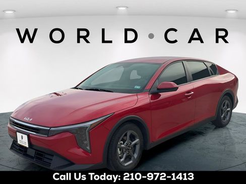 Certified 2025 Kia K4 FWD image 3