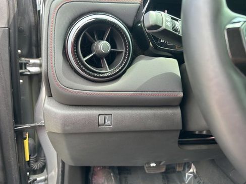 Used 2024 Chevrolet Colorado Z71 w/ Z71 Convenience Package 2 image 17