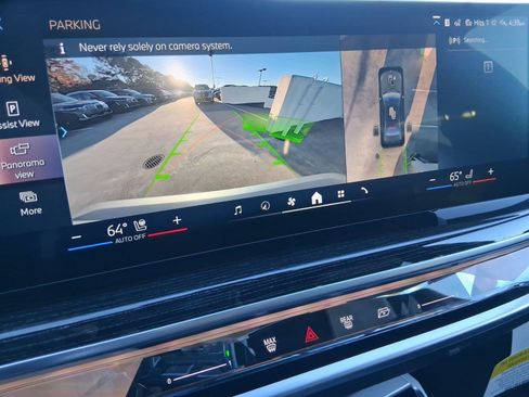 Used 2026 BMW i7 xDrive60 w/ Premium Package AWD/4WD image 19