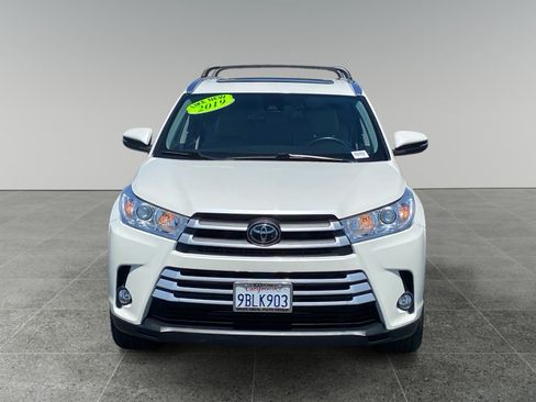 Used 2019 Toyota Highlander XLE FWD image 8