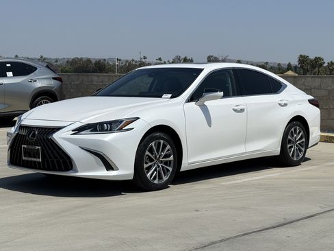 Certified 2024 Lexus ES 350 w/ Accessory Package (Z2) FWD image 7