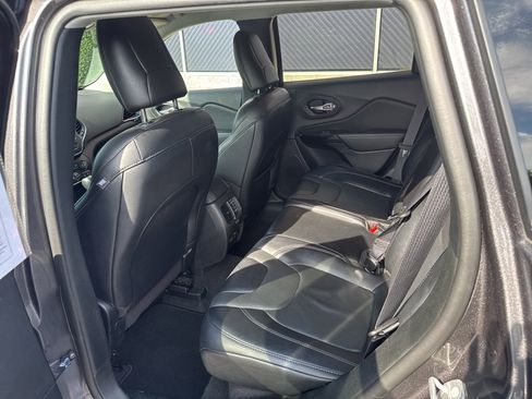 Used 2023 Jeep Cherokee Altitude Lux image 46