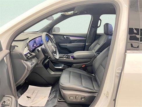 Certified 2025 Buick Enclave Preferred image 21