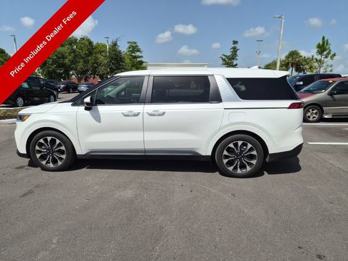 Used 2024 Kia Carnival EX FWD image 5