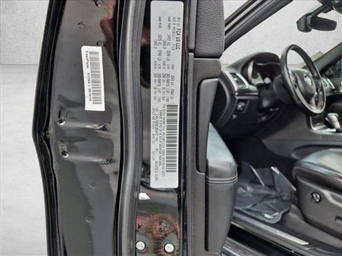 Used 2019 Jeep Grand Cherokee Limited AWD/4WD image 25