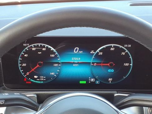 Certified 2023 Mercedes-Benz EQB 300 4MATIC image 11