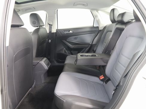 Used 2025 Volkswagen Jetta SEL image 46