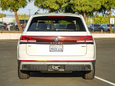 Used 2024 Volkswagen Atlas Peak Edition SEL AWD/4WD image 6