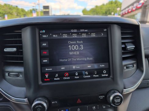 Used 2019 RAM 1500 Laramie AWD/4WD image 18