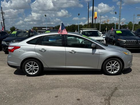 Used 2012 Ford Focus SE FWD image 5