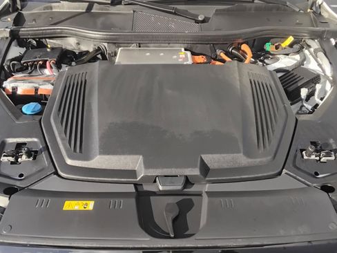 Certified 2024 Audi Q8 e-tron Premium Plus image 14