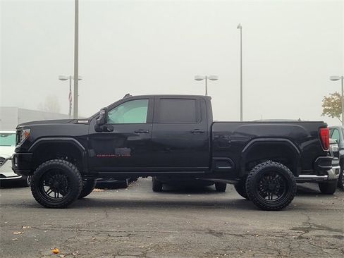 Used 2020 GMC Sierra 3500 Denali w/ Denali Ultimate Package image 9