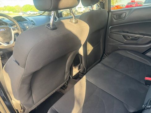 Used 2018 Ford Fiesta SE image 16