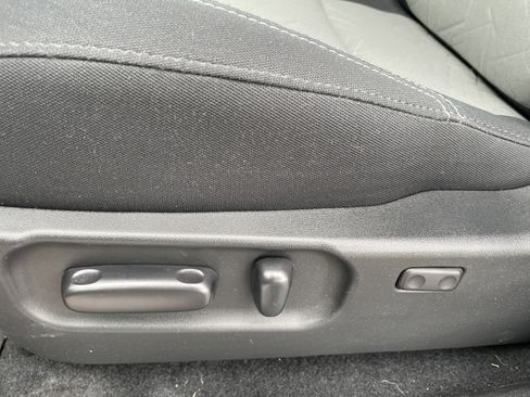 Used 2023 Toyota Tacoma TRD Off-Road image 19