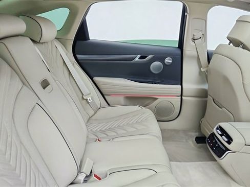 Used 2025 Genesis G80 2.5T Sport Prestige image 24