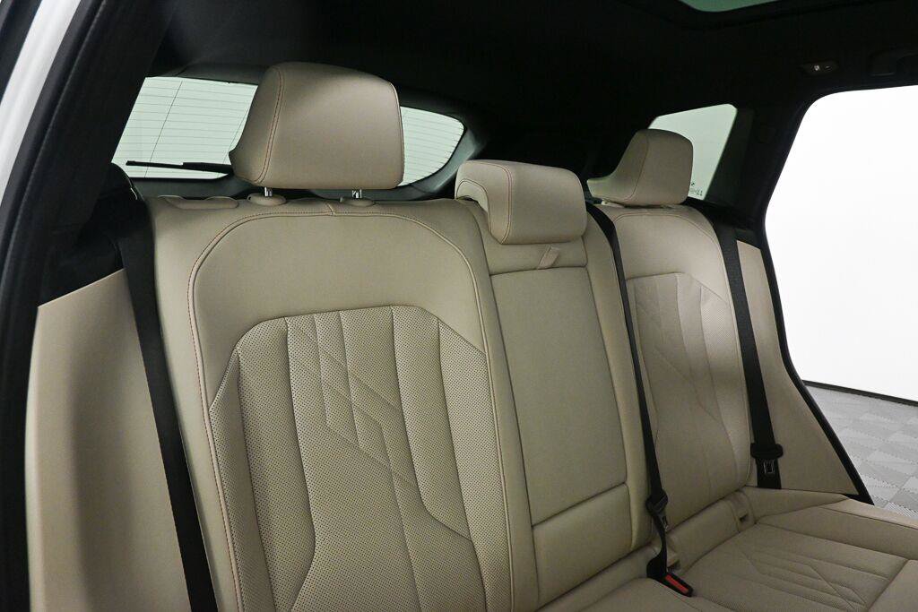 Used 2025 BMW X3 xDrive30i w/ Convenience Package AWD/4WD image 7