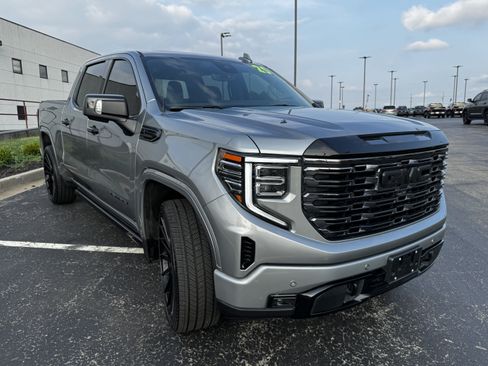 Used 2025 GMC Sierra 1500 Denali AWD/4WD image 19