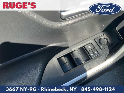 Used 2021 Toyota RAV4 XLE w/ XLE Grade Weather Package AWD/4WD image 16