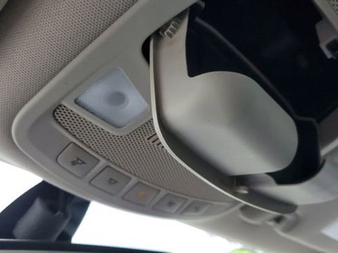 Used 2020 Ford Fusion SE image 22