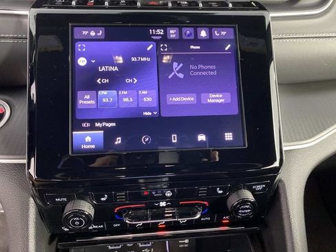 Used 2025 Jeep Grand Cherokee Altitude AWD/4WD image 20
