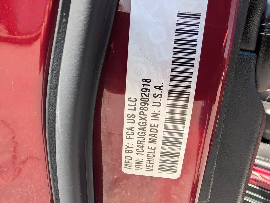 Used 2023 Jeep Grand Cherokee Altitude RWD image 32