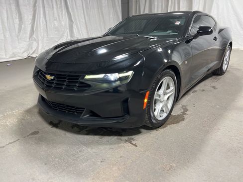 Used 2020 Chevrolet Camaro LT image 3