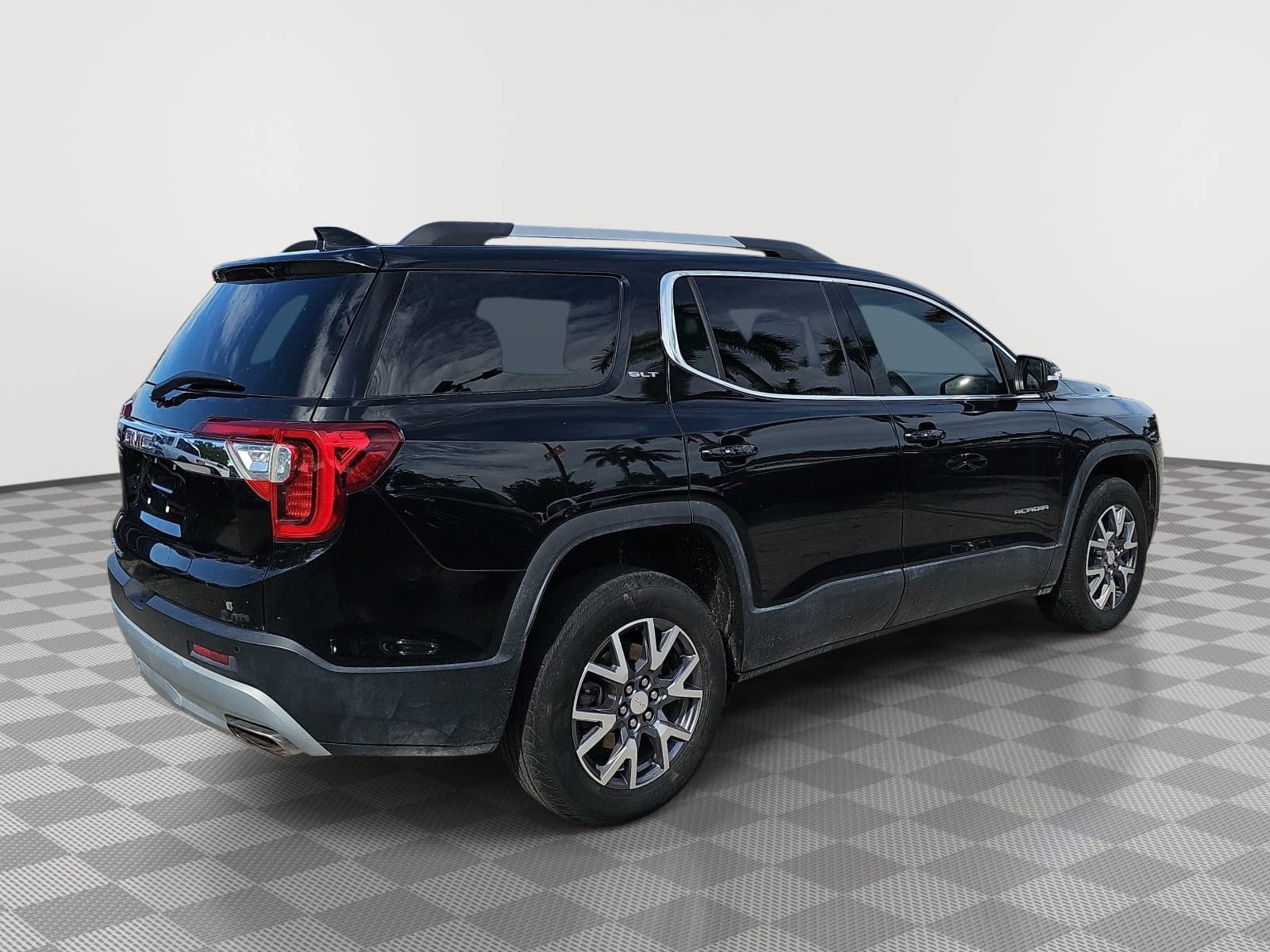 Used 2023 GMC Acadia SLT w/ Preferred Package FWD image 8