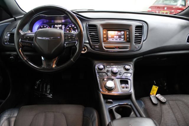 Used 2015 Chrysler 200 S w/ Comfort Group FWD image 2