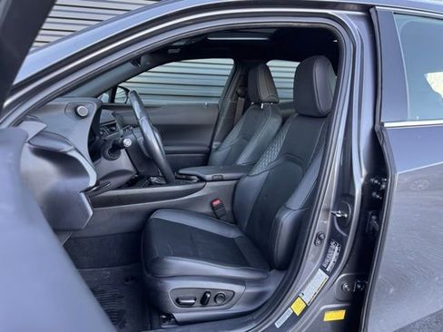 Used 2022 Lexus UX 250h w/ Premium Package image 5