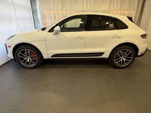 Certified 2023 Porsche Macan S image 2