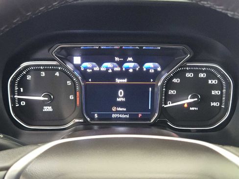 Used 2021 GMC Yukon SLT w/ Rear Media and Nav Package image 16